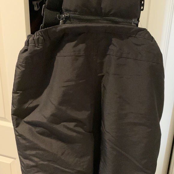 ❄️💦EUC Unisex Children’s Place Black Snowpants - size 12 - Picture 9 of 16